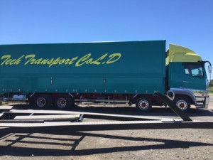 晴天で思わずスカイブルーとエメラルドグリーンのコラボ！！